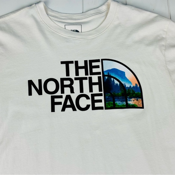 The North Face Graphic T Shirt - Picture 2 of 3